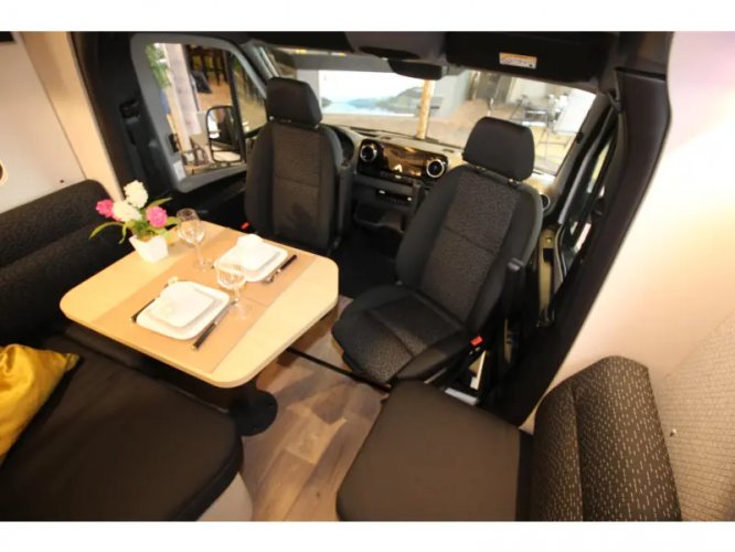 Hymer Tramp S 680 - 2 APARTE BEDDEN  foto: 16