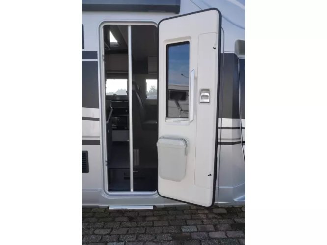 Adria Matrix Supreme 670 SL AUT/180PK/5e ZITPLAATS 