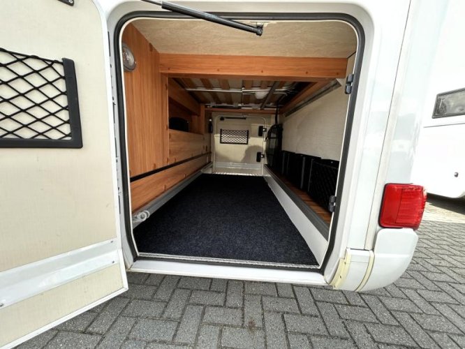 Hymer T698 CL queensbed/level/2xAirco  foto: 5