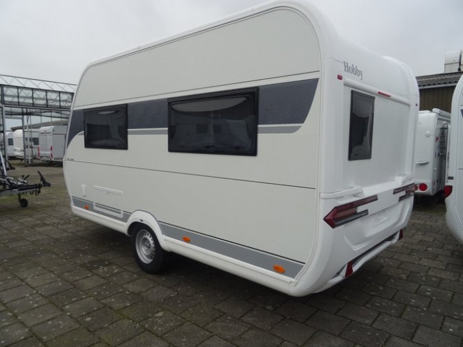 Hobby De Luxe 400 SFE CARAVAN DEALS