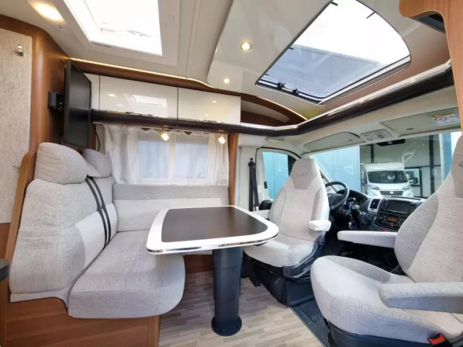 LMC Cruiser Premium 661 G Enkele Bedden Trekhaak  foto: 11