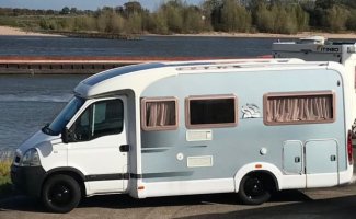 Renault 2 pers. Louer un camping-car Renault à Raamsdonksveer ? À partir de 68 € par personne - Goboony
