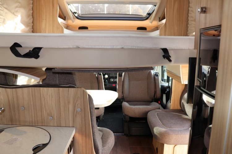 Hymer T 678 CL 60 jaren editie maxi chassis AUTOMAAT 150 pk enkele bedden + hefbed (56  foto: 65