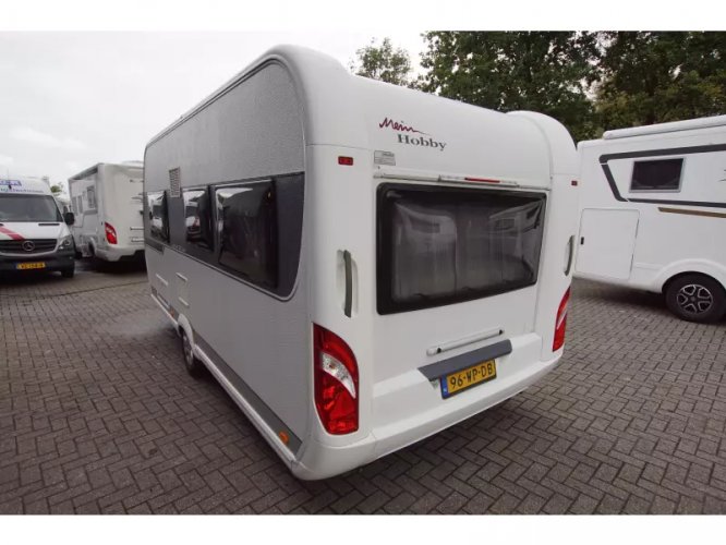 Hobby Excellent 460 UFE voortent, fransbed 