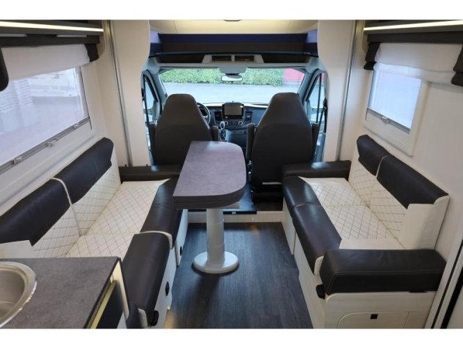 Challenger Graphite Premium 380 ( Chausson 720 ), 5 Pers.  foto: 6