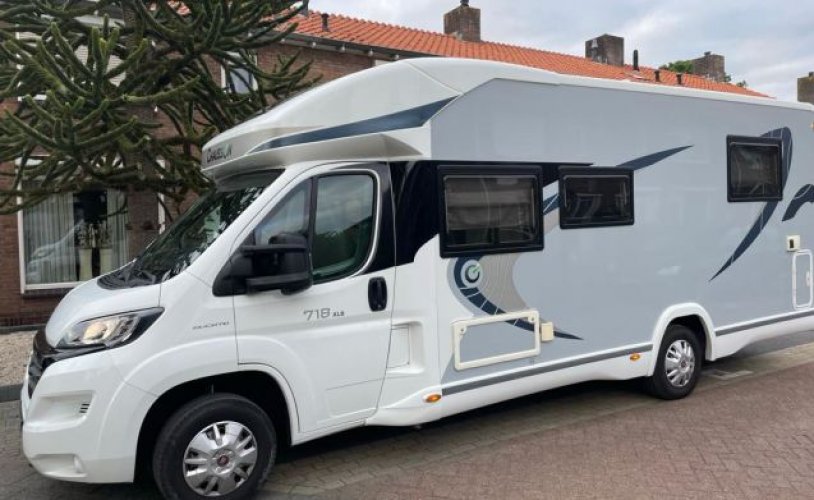 Chausson 4 pers. Rent a Chausson camper in Lelystad? From € 120 pd - Goboony photo: 0