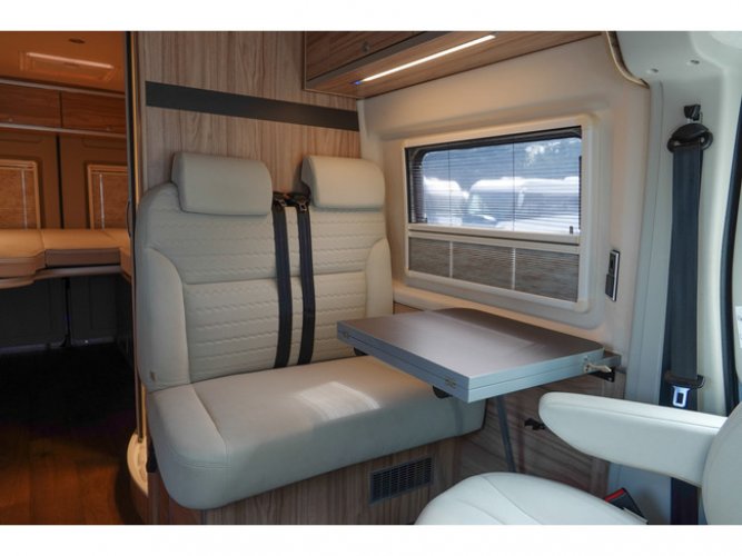 Hymer Yellowstone 640 | 2.3 150Pk | Lengtebedden | Busbiker foto: 7