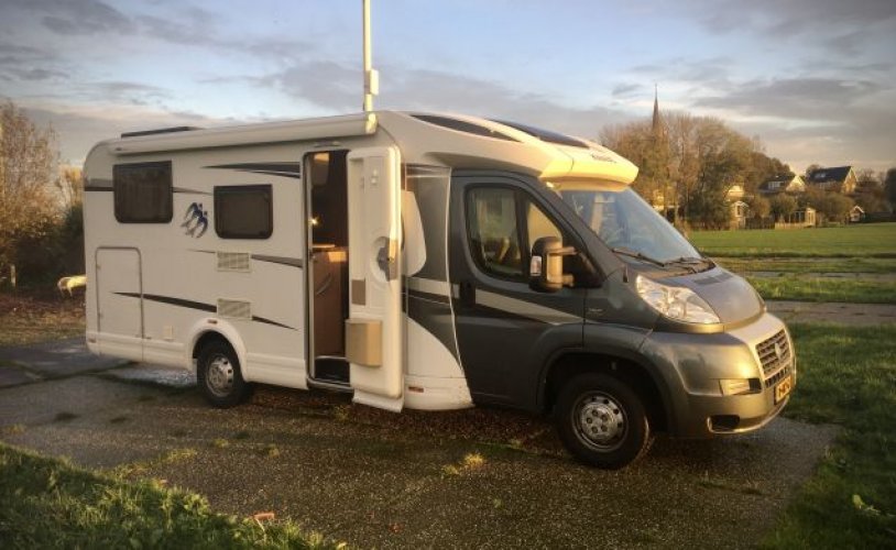 Knaus 2 pers. Rent a Knaus camper in Alkmaar? From € 139 pd - Goboony photo: 1