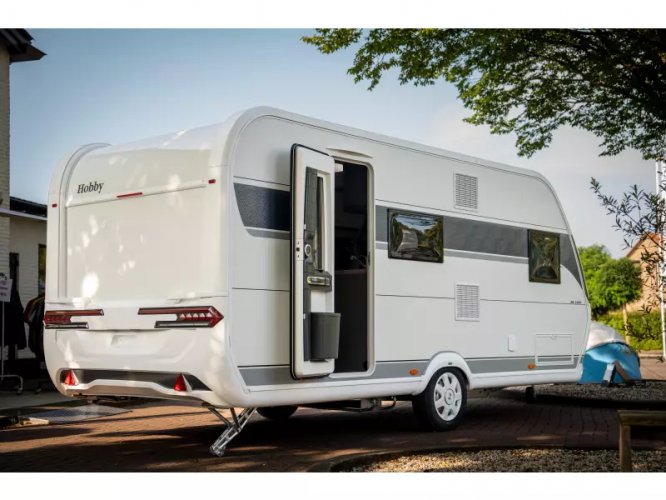 Hobby De Luxe 490 KMF Model 2025 