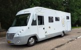 Bavière 4 pers. Louer un camping-car Bavaria à Nieuwe Pekela A partir de 121 € pj - Goboony photo : 4