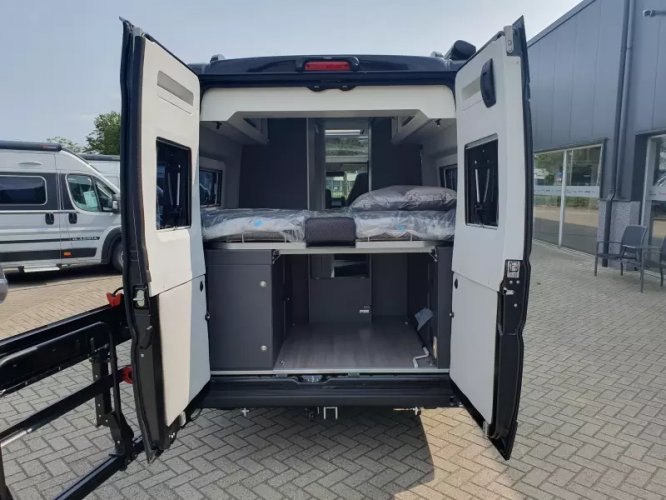 Adria Twin Supreme 640 SLB BUSBIKER, ZONNEPANEEL  foto: 15