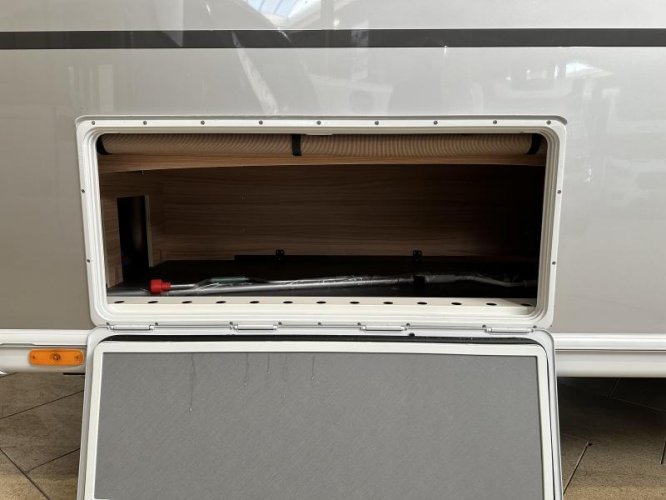 Dethleffs Camper Avantgarde 510 LE ex-verhuur / luifel  foto: 9