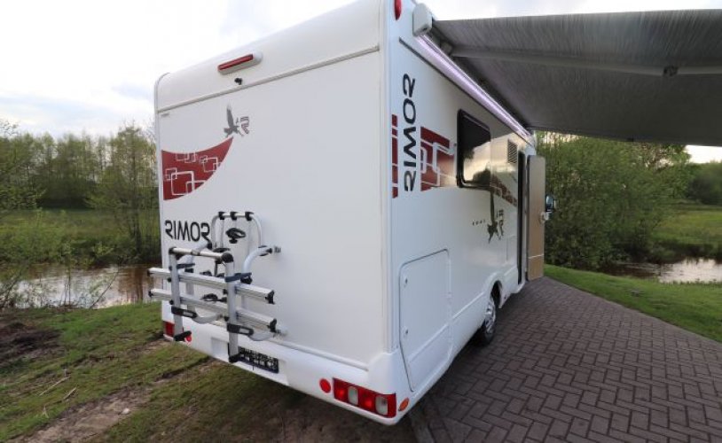 Rimor 4 pers. Want to rent a Rimor camper in Rijssen? From €92 per day - Goboony photo: 1