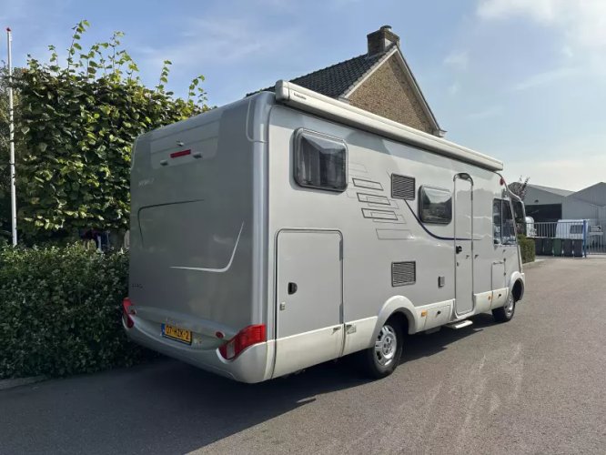 Hymer B674 CL Enkele bedden + Hefbed 