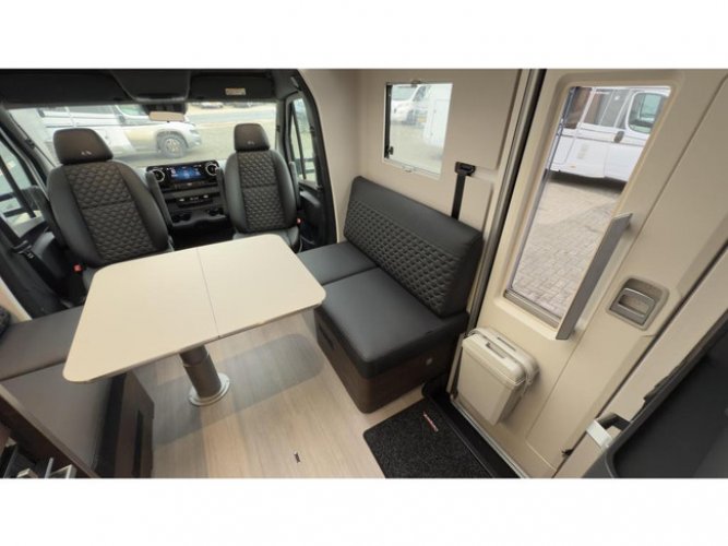 Adria Coral Supreme MB 670 DL 9 Traps Automaat foto: 8