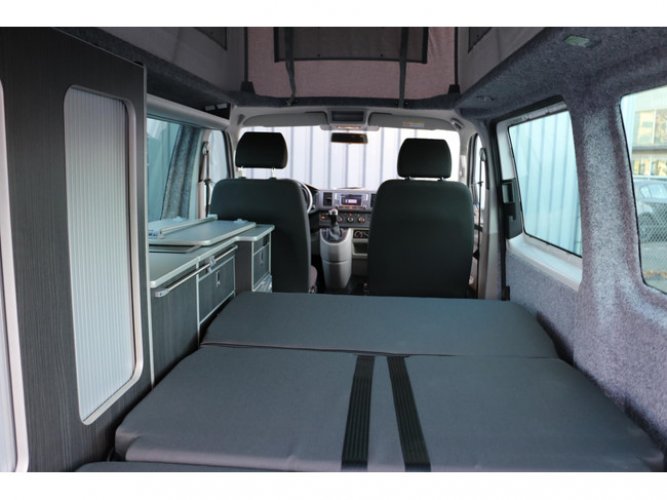 Volkswagen Transporter Camper TDI 150pk T6 Automaat | Airco | Stoelverwarming | Elektr. Ramen | 4 slaapplaatsen | nieuw interieur| Koelkast + vriesvak| foto: 20