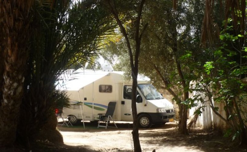 McLouis 3 pers. Rent a McLouis motorhome in Utrecht? From € 97 pd - Goboony photo: 1