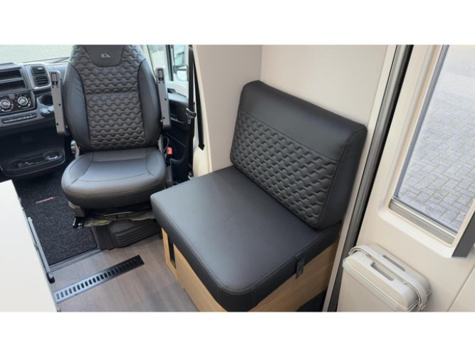 Adria Coral Axess 650 DL 9 Traps Automaat foto: 9