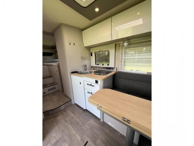 Hymer Tramp S 685 Face to Face - lengtebed  foto: 13