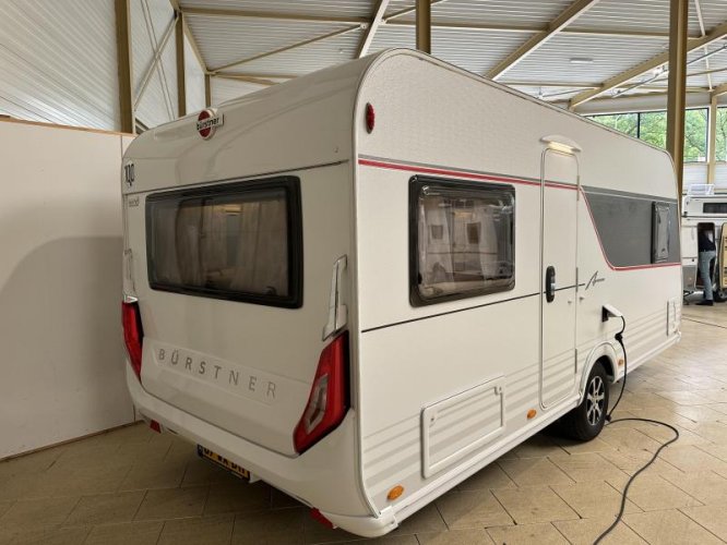 Bürstner Averso 490 TS Frans bed / rondzit 