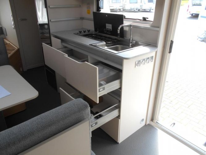 Adria Adora 613 PK Nu met €4000,- korting!  foto: 17