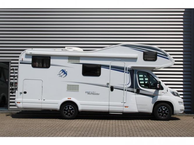 Knaus Sky Traveller 650 DG 6-Persoons Dakairco 150PK  foto: 23