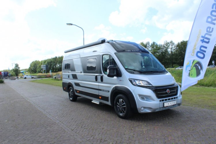 Adria 640 SLB Twin Supreme, 2.3 MultiJ. 140 PK, Maxi chassis, Motor/ Dak-airco, Enkele-bedden, Trekhaak, Metallic kleur, Bj. 2021 Buscamper Marum Groningen hoofdfoto: 1