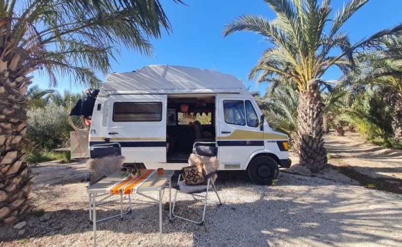 Mercedes-Benz 4 pers. Rent a Mercedes-Benz camper in Raamsdonk? From €97 per day - Goboony photo: 1