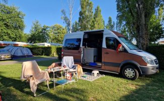 Mercedes-Benz 2 pers. Louer un camping-car Mercedes-Benz à Zuid-Scharwoude ? À partir de 63 € par personne - Goboony