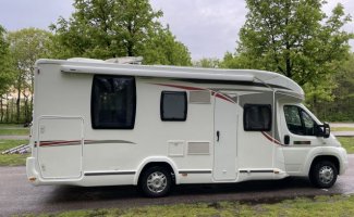 Challenger 4 pers. Louer un camping-car Challenger à Sint-Oedenrode? À partir de 101 € par jour - Goboony