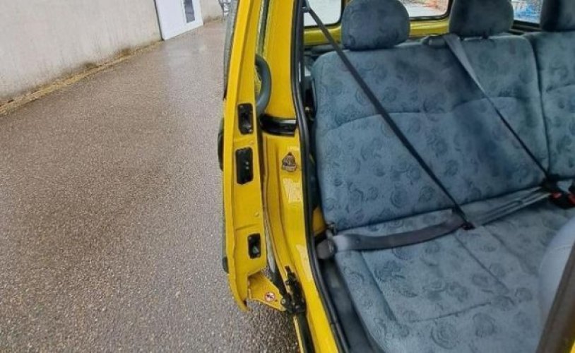 Renault 2 pers. Renault camper huren in Maarheeze? Vanaf € 61 p.d. - Goboony foto: 1