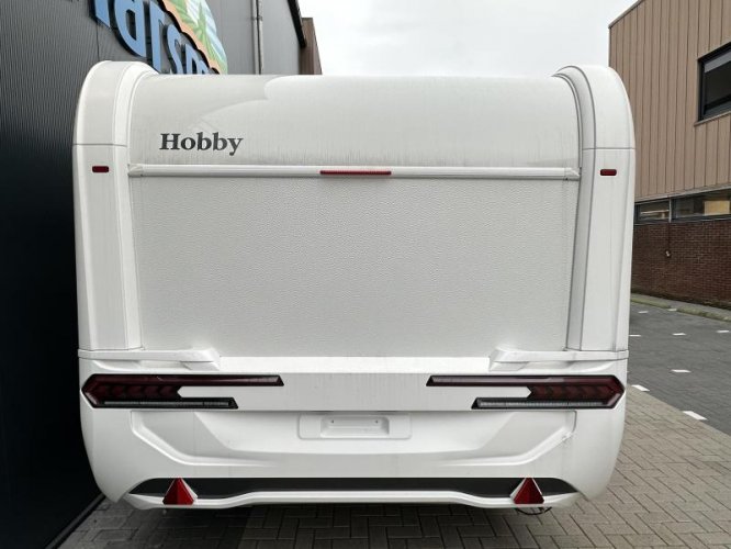 Hobby De Luxe 545 KMF Stapelbed + Douche 