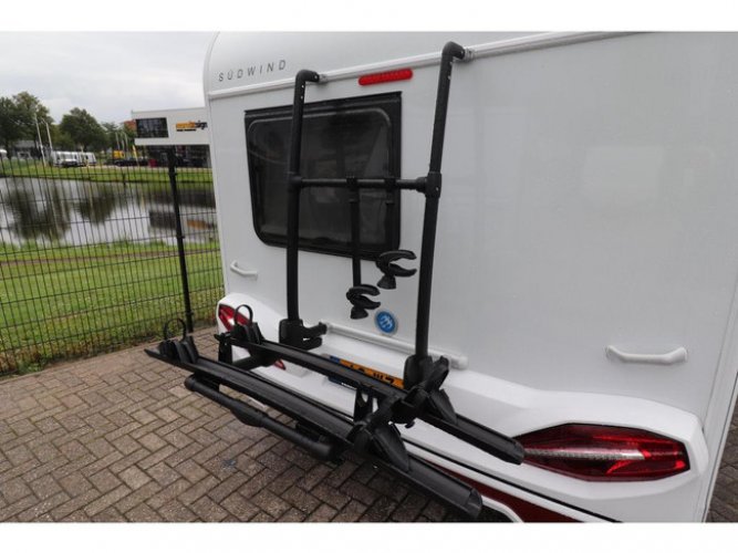 Knaus Sudwind 60 Years 420 QD Thule Luifel/Fietsendrage foto: 6