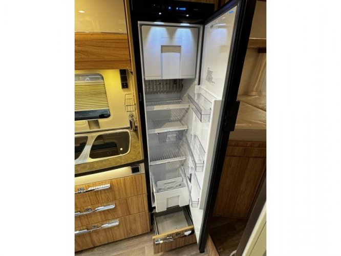 Hymer Exsis-T 474 - Automaat - compact  foto: 9