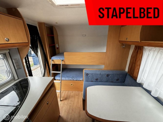 Delta caravans 466D stapelbed vast bed treinzit 935KG foto: 7