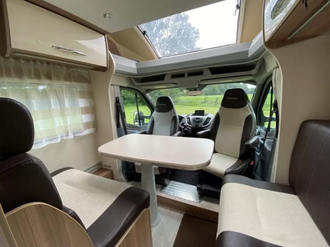 Chausson Flash 718 EB 2015 Queensbed Hefbed  foto: 13