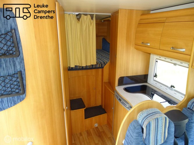 Chausson Welcome 18, unieke camper een xl alkoof en garage,top-indeling! foto: 12