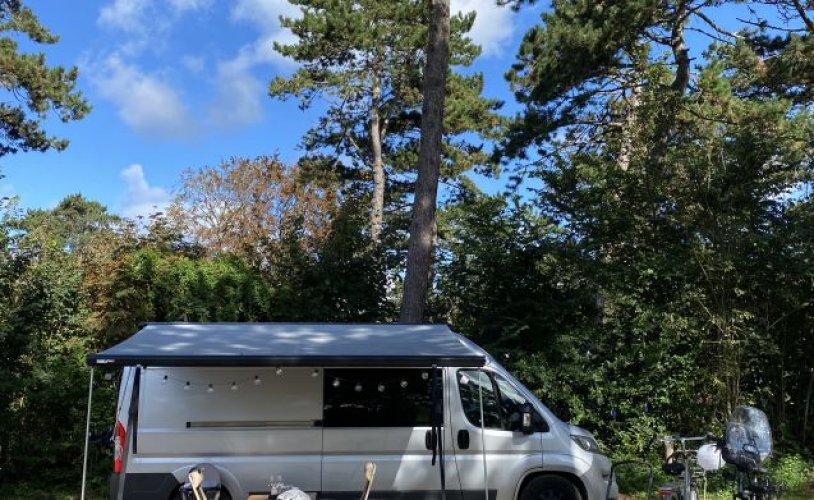 Peugeot 3 pers. Rent a Peugeot camper in Assendelft? From € 182 pd - Goboony photo: 1