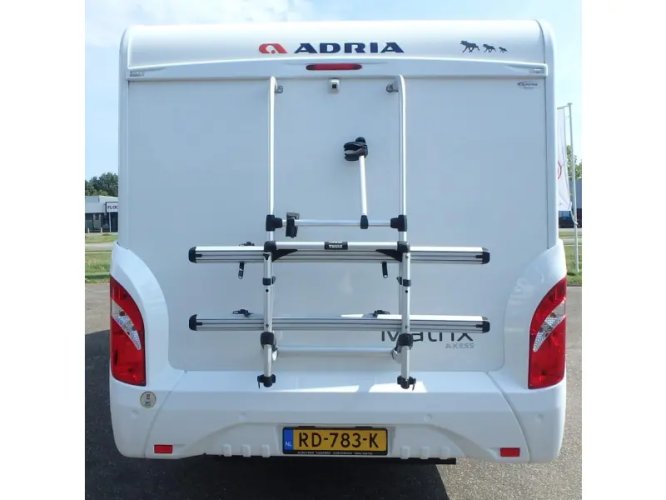 Adria Matrix Axess 670 SC EILANDBEN MET HEFBED  foto: 6