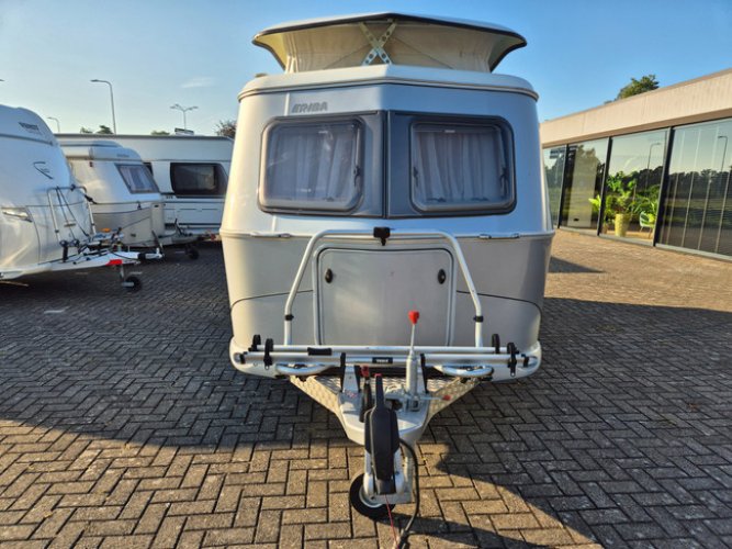 Eriba Touring Troll 550 GT Silver met fietsendrager en mover foto: 7