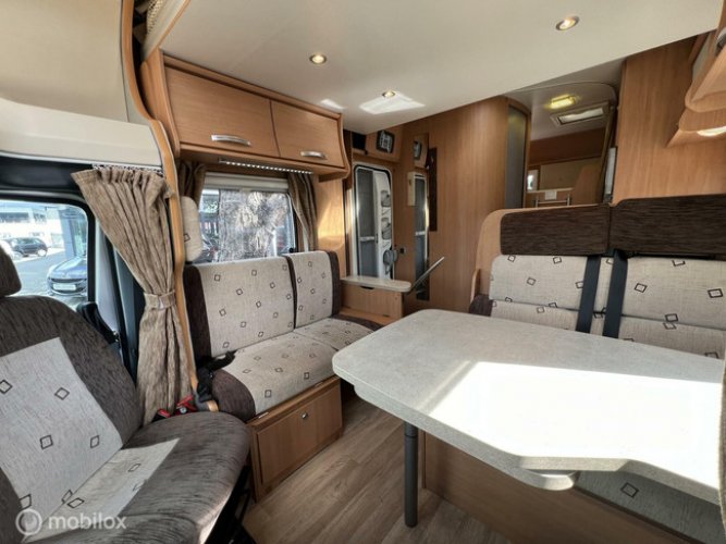 Chausson Flash 22 AIrco ,stapel en Hefbed foto: 6