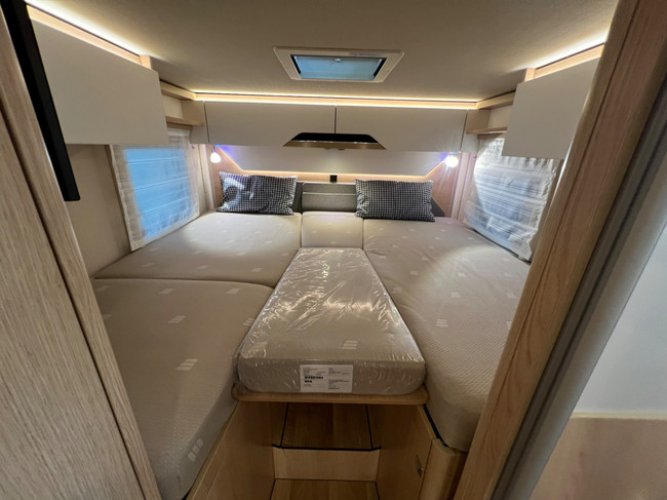 Hymer BMC I 680 White-Line Mercedes 170 PK 9-G Automaat VOL LUXE foto: 15