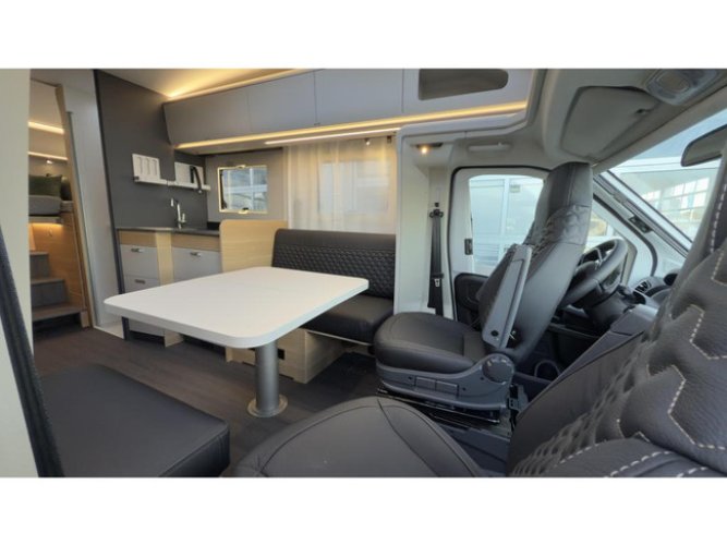 Adria Coral Axess 650 DL 9 Traps Automaat foto: 7