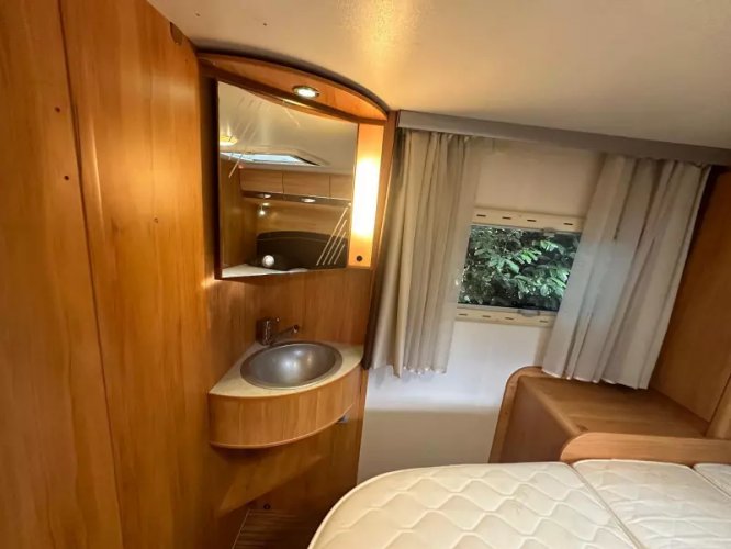 Adria Coral S 690 SP Queensbed 62000 km 2010  foto: 15