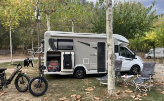 Chausson 4 pers. Want to rent a Chausson camper in Drimmelen? From €103 per day - Goboony