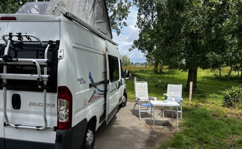 Adria Mobil 4 pers. Adria Mobil camper huren in Rosmalen? Vanaf € 79 p.d. - Goboony foto: 0
