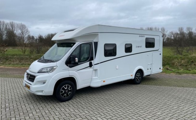 Dethleffs 4 pers. Rent a Dethleffs motorhome in Abbekerk? From € 97 pd - Goboony photo: 0