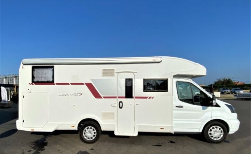 Roller Team 4 pers. Rent a Roller Team motorhome in Zevenhuizen? From € 127 pd - Goboony photo: 1