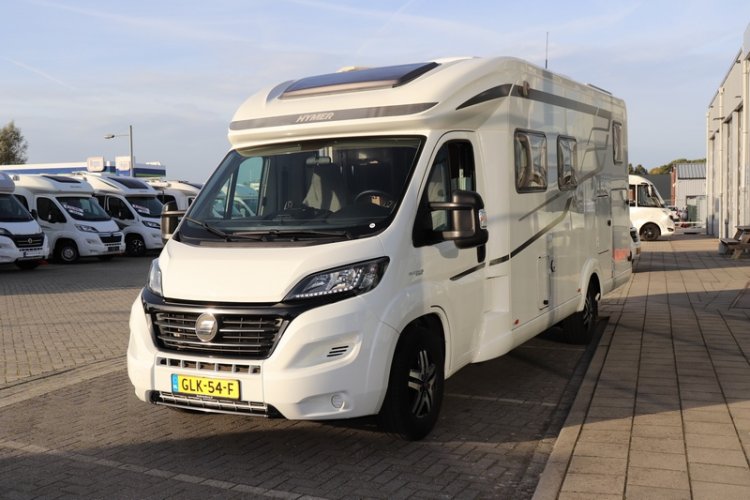 Hymer T 678 CL 60 jaren editie maxi chassis AUTOMAAT 150 pk enkele bedden + hefbed (56 