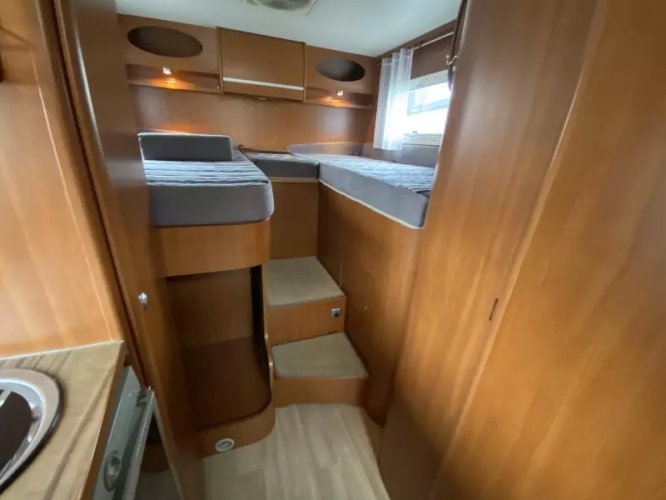 Chausson Vip Premium 95 TOP Staat enkele bedden AIRCO  foto: 18